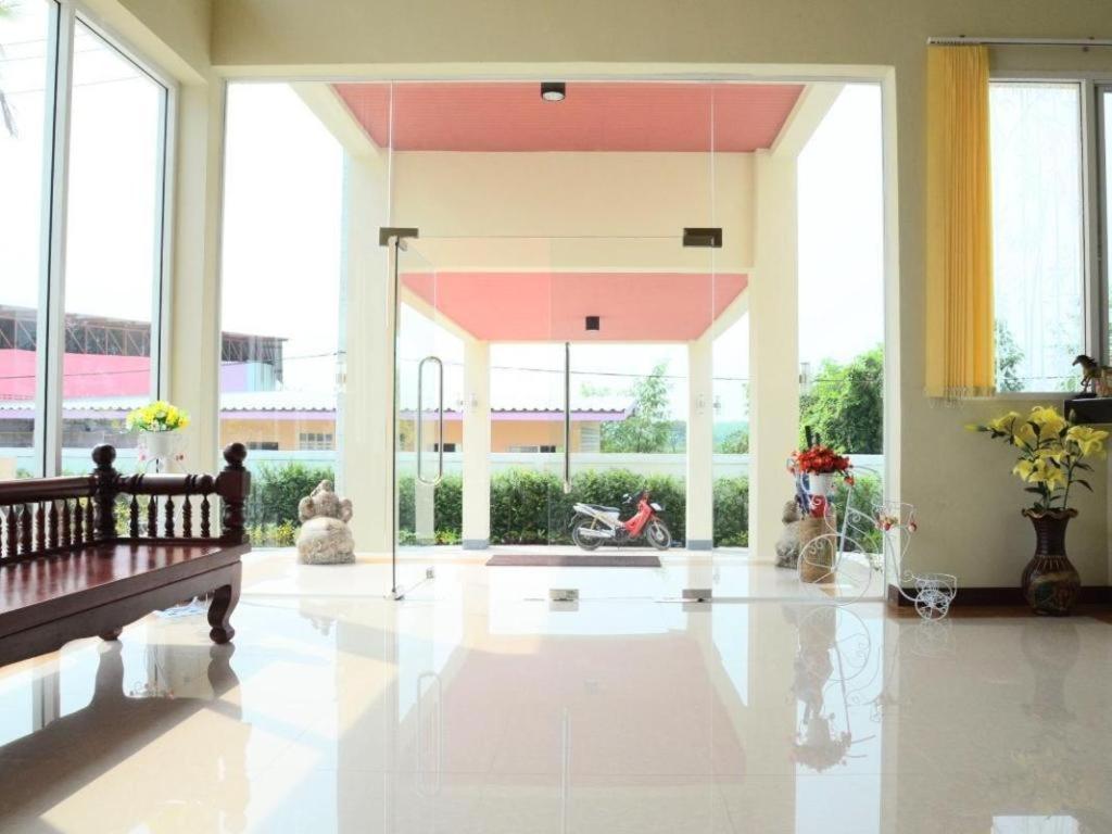 Juntima Boutique Hotel Phetchaburi Exterior photo