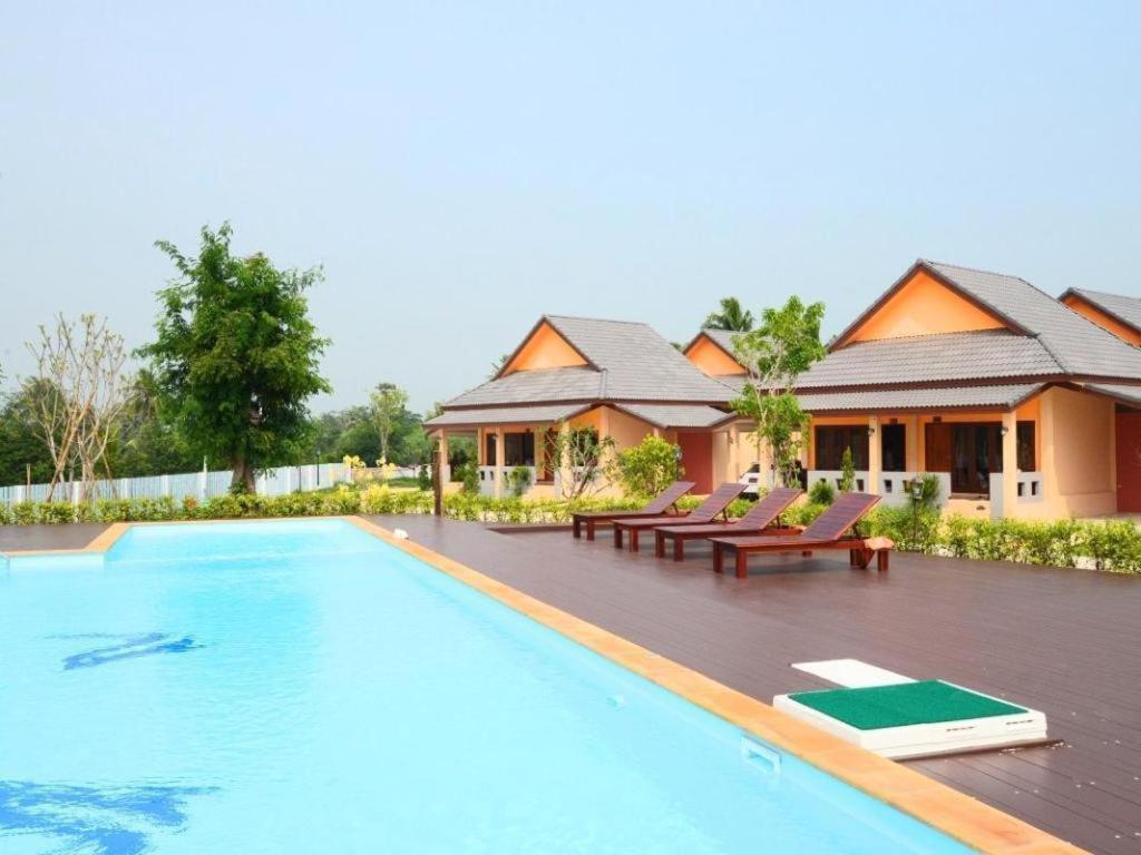 Juntima Boutique Hotel Phetchaburi Exterior photo