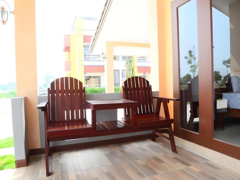 Juntima Boutique Hotel Phetchaburi Exterior photo