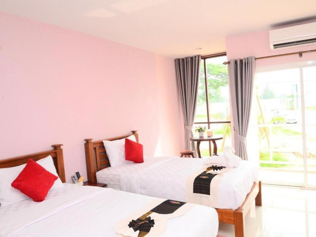 Juntima Boutique Hotel Phetchaburi Exterior photo