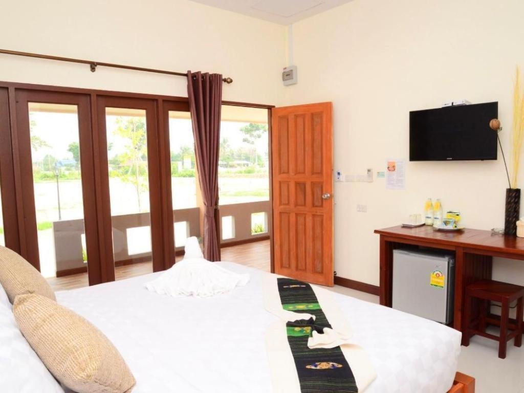 Juntima Boutique Hotel Phetchaburi Exterior photo