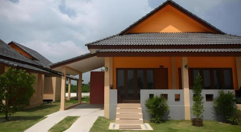 Juntima Boutique Hotel Phetchaburi Exterior photo