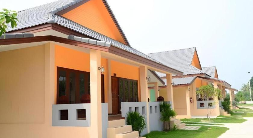 Juntima Boutique Hotel Phetchaburi Exterior photo