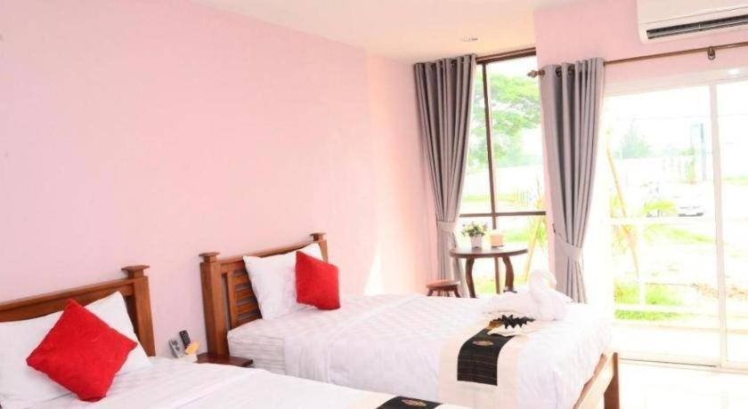 Juntima Boutique Hotel Phetchaburi Exterior photo
