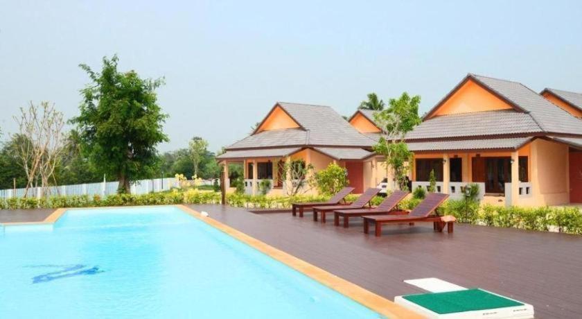 Juntima Boutique Hotel Phetchaburi Exterior photo