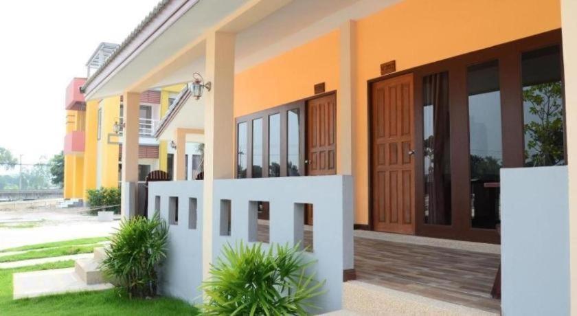 Juntima Boutique Hotel Phetchaburi Exterior photo