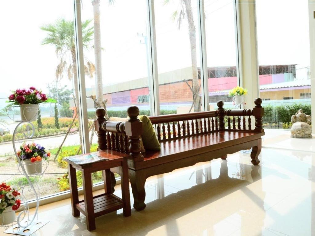 Juntima Boutique Hotel Phetchaburi Exterior photo
