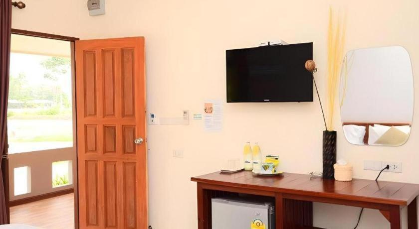 Juntima Boutique Hotel Phetchaburi Exterior photo