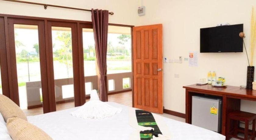 Juntima Boutique Hotel Phetchaburi Exterior photo