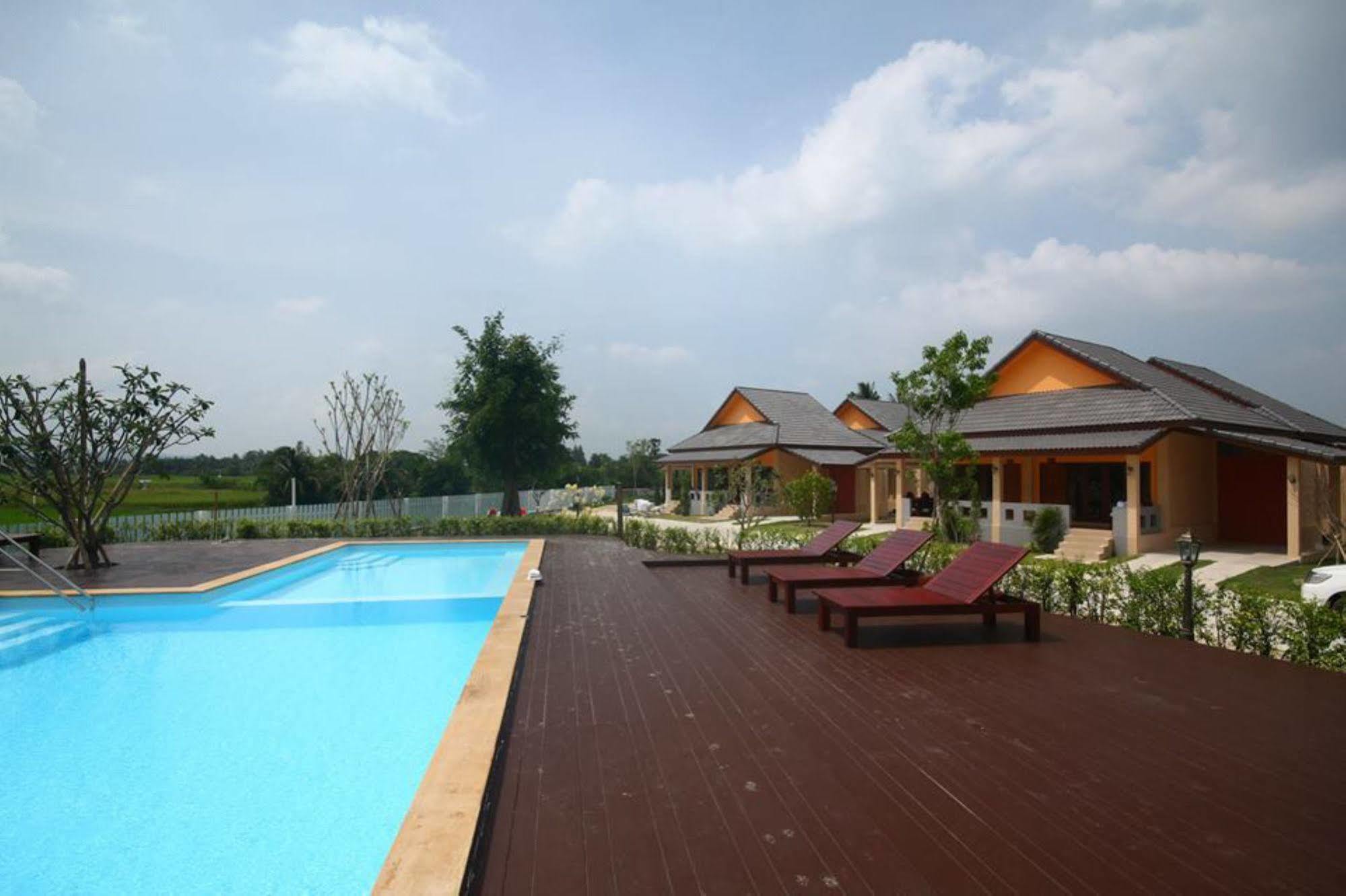 Juntima Boutique Hotel Phetchaburi Exterior photo